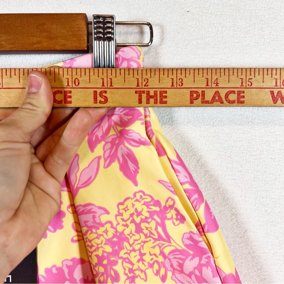 White Fox Boutique Sunshine On My Mind Shorts Summer Blossom NWT Size XS Floral - Picture 8 of 10